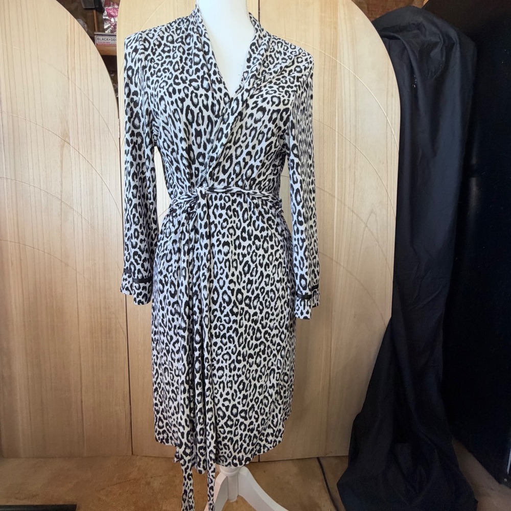 Linea Donatella Robe S/M White Leopard Print Wrap Belted Glam Loungewear